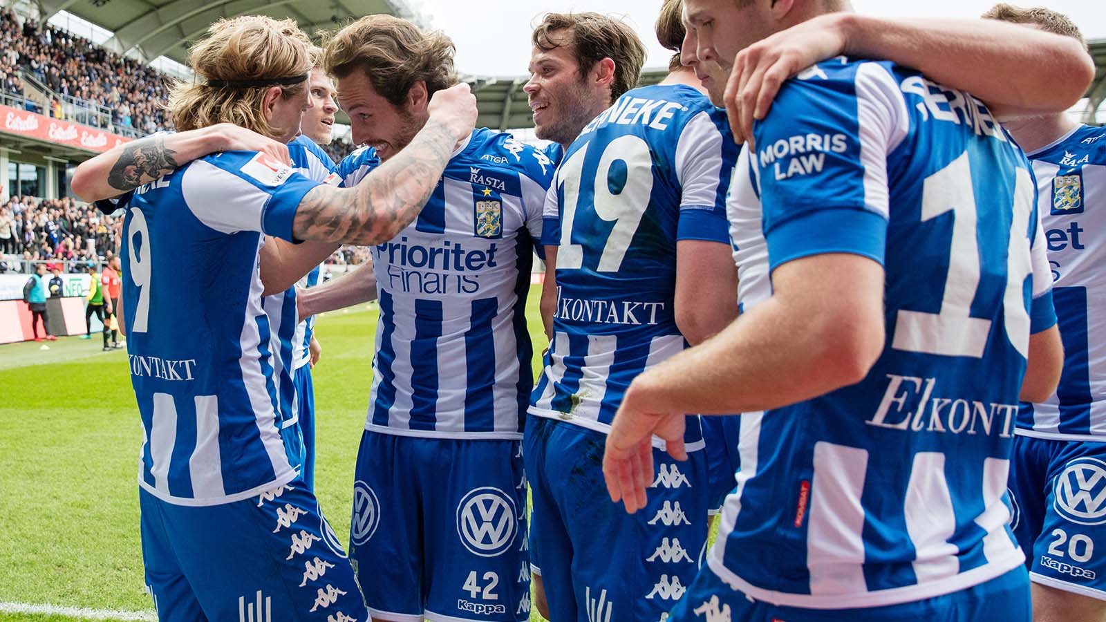 180428 IFK Göteborg firar Elias Mar Omarssons 2-0 mål under fotbollsmatchen i allsvenskan mellan IFK Göteborg och Häcken den 28 april 2018 i Göteborg. Foto: Michael Erichsen / BILDBYRÅN / Cop 89