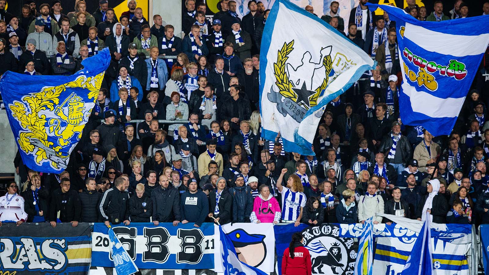 180924 IFK Göteborgs supportrar under fotbollsmatchen i allsvenskan mellan Häcken och IFK Göteborg den 24 september 2018 i Göteborg. Foto: Michael Erichsen / BILDBYRÅN / Cop 89