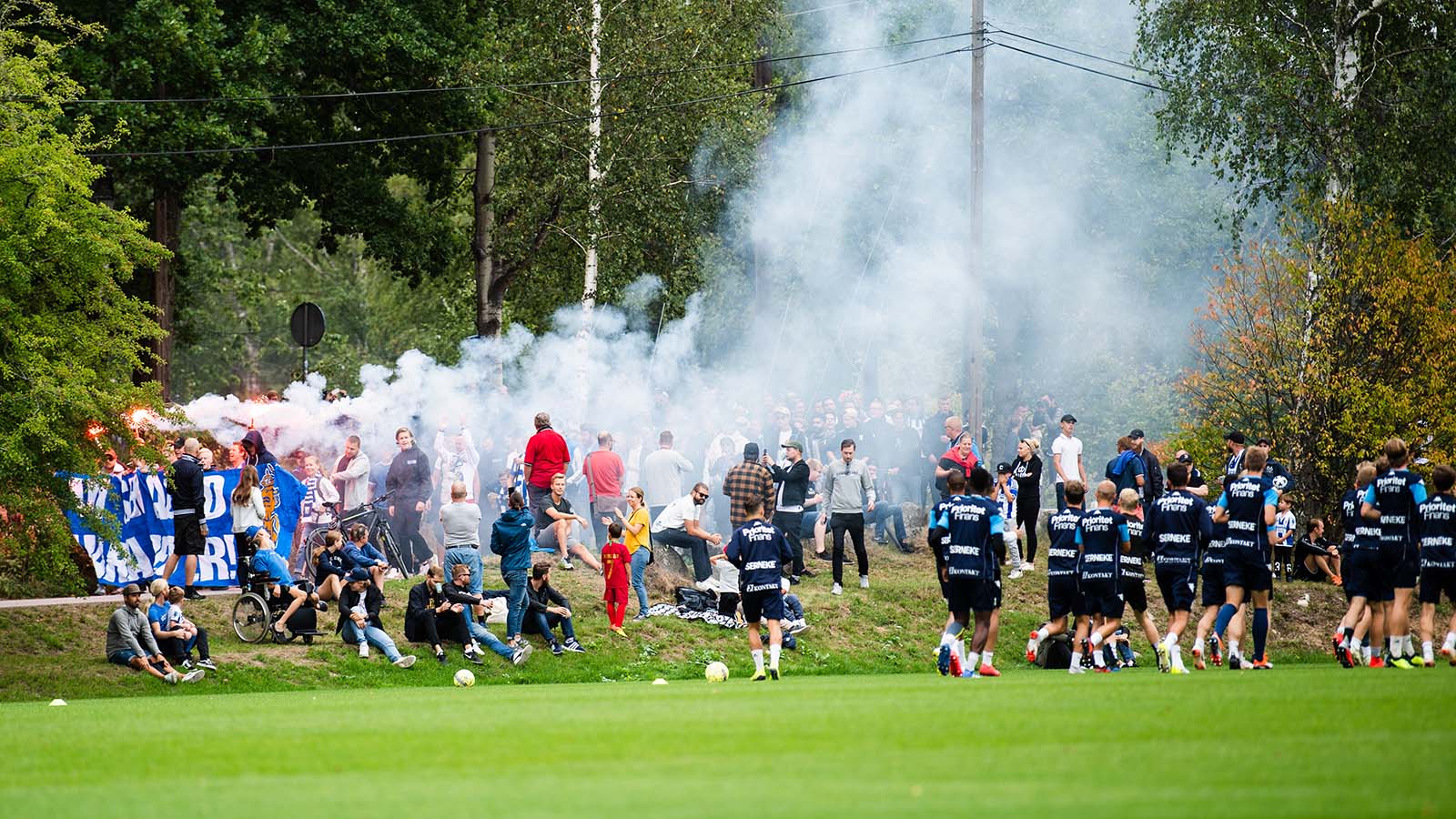 180819 Publik under en fotbollsträning med fotbollslaget i Allsvenskan IFK Göteborg den 19 augusti 2018 i Göteborg. Foto: MATHIAS BERGELD / BILDBYRÅN / Cop 200
